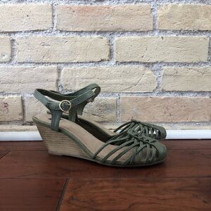 New BC Olive Green Wedge Sandals